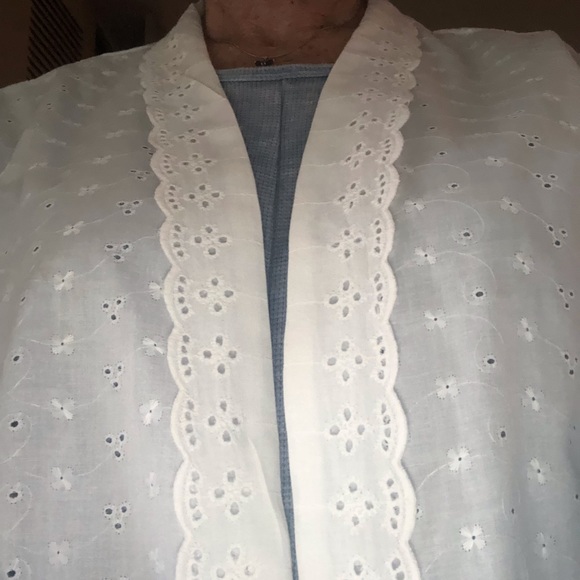 Eyelet short jacket - Picture 2 of 4